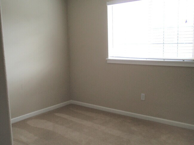 Building Photo - Two Story Home in the Riverstone Community