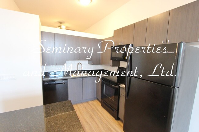 Interior Photo - Prime Southport Corridor newer constructio...