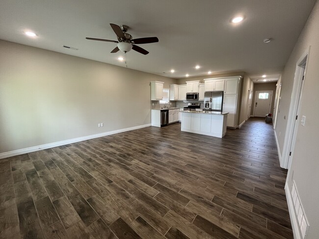 Building Photo - 603 Spring Ridge Rd