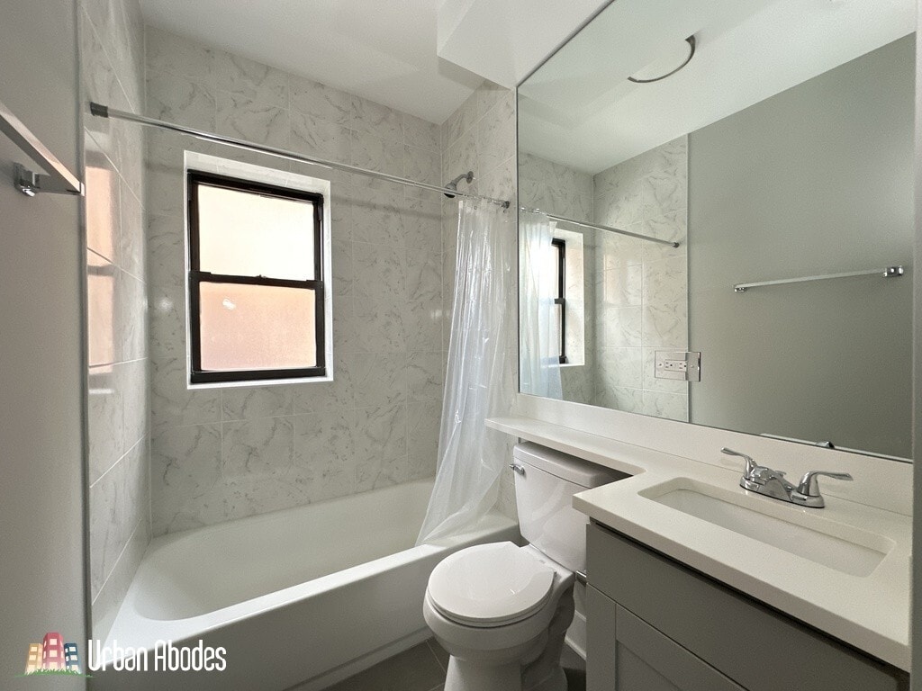 Building Photo - 1137 Oak Ave