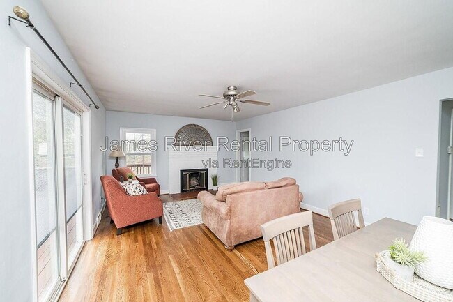 Building Photo - 633 Sandusky Dr