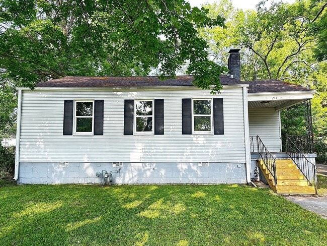 Primary Photo - Beautifully Renovated 3 Bedroom 1 Bath Home