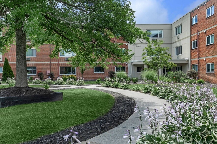 0o7a6256 - Norstar Apartments