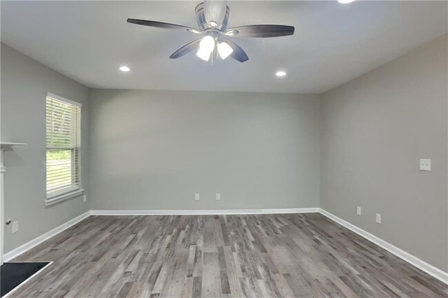 Building Photo - 4087 Rosebud Park Dr
