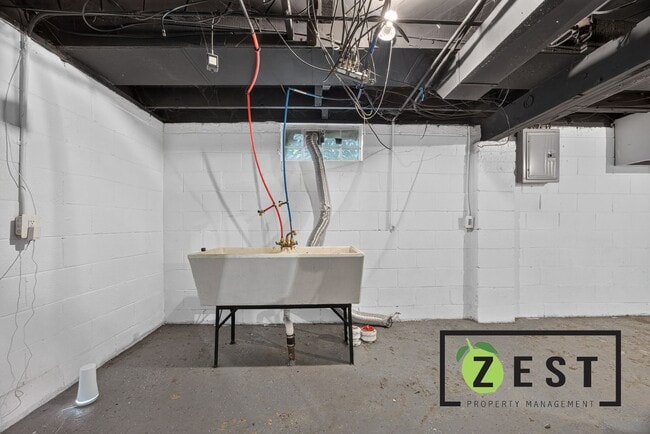 Building Photo - 18226 Kentfield St