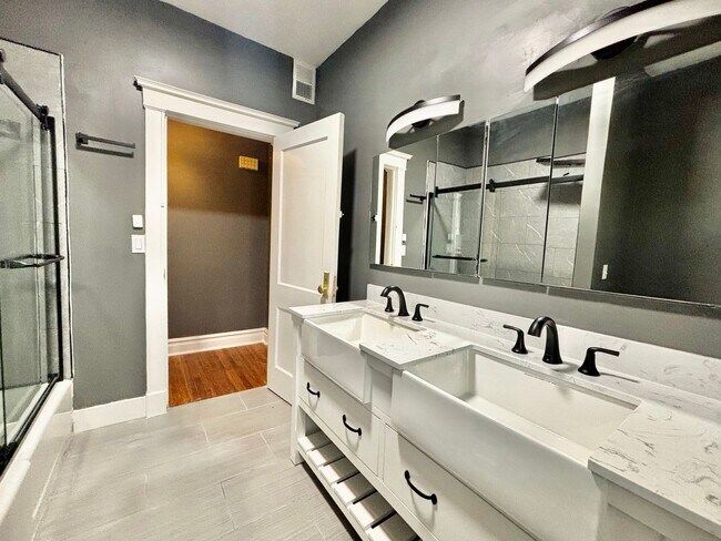 Building Photo - 3415 Locust St