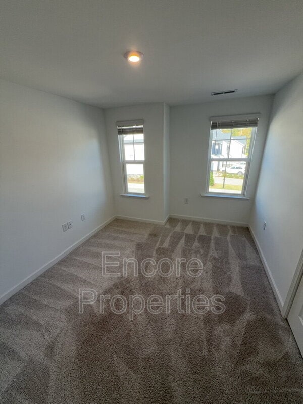 Building Photo - 137 Orvis Dr