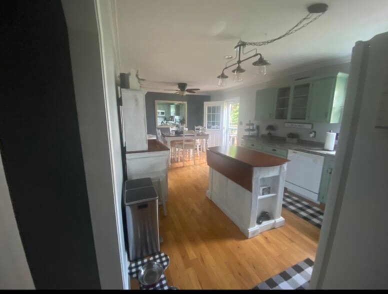 kitchen 3 - 25 Mill Stone Dr
