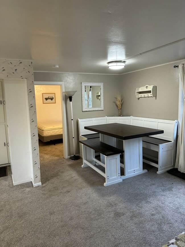 Building Photo - Furnished 2 Bed/1 Bath w/Fenced Yard & Sto...