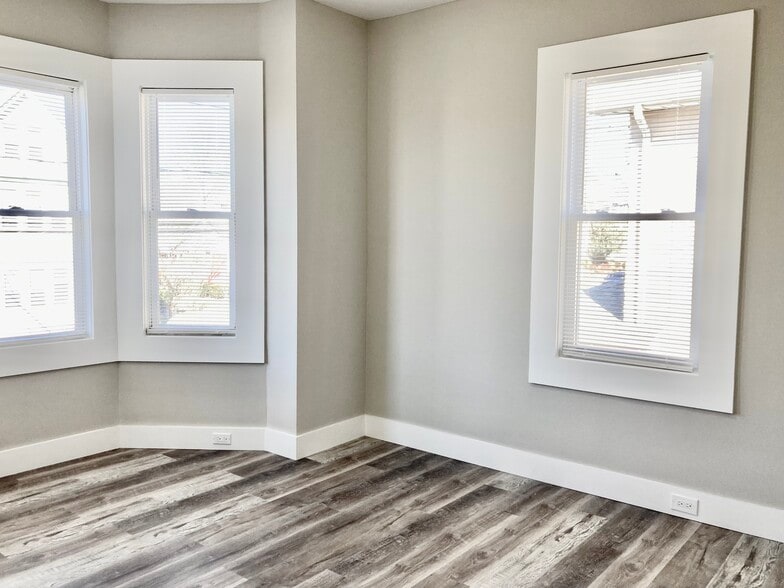 Building Photo - 72 Clinton Pl