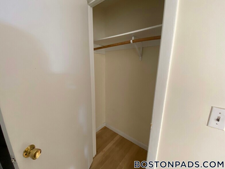 Building Photo - 88 Gardner St