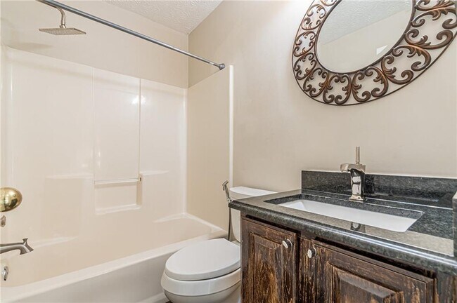 Building Photo - 3301 Avensong Village Cir