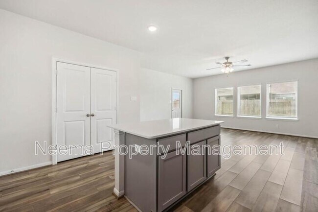 Building Photo - 20983 New Proper Dr