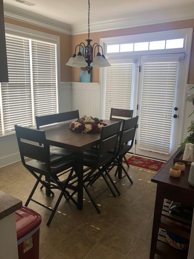 Building Photo - 3701 Ashford Dr NW