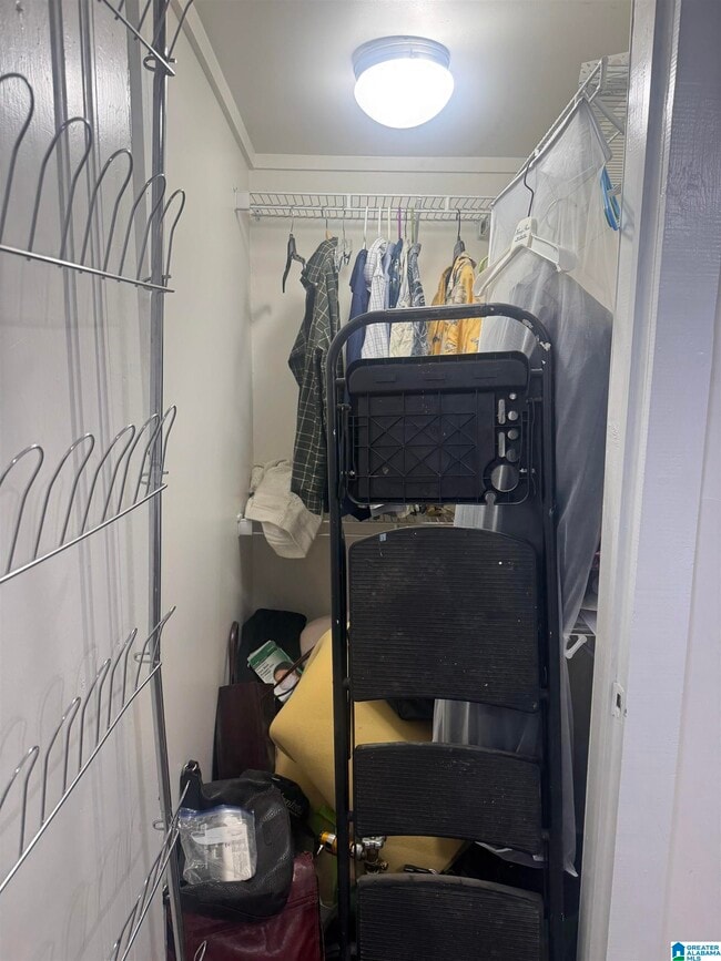 Building Photo - 3904 8th Ct S