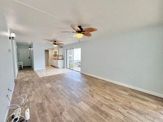 Building Photo - Lake Buckeye Condo