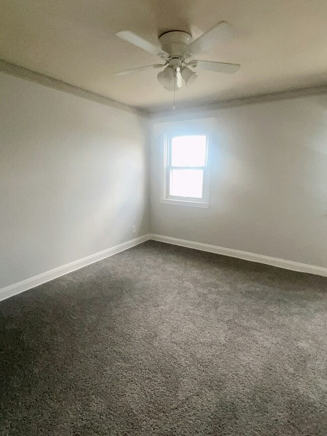 Building Photo - 526 Parksley Ave