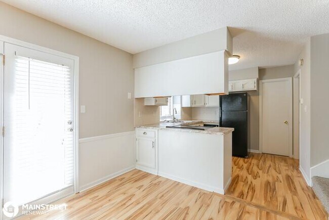 Building Photo - 1105 NE RIDGEVIEW DR, LEES SUMMIT, MO 64086