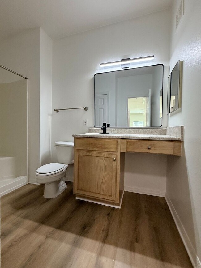 Building Photo - 7800 Point Meadows Dr