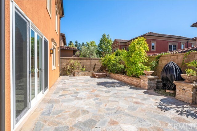 Building Photo - 34 Umbria