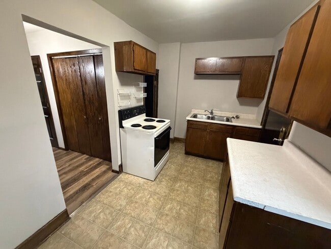 Building Photo - 306 Dawes St