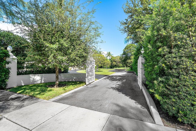 Building Photo - 157 Wells Rd