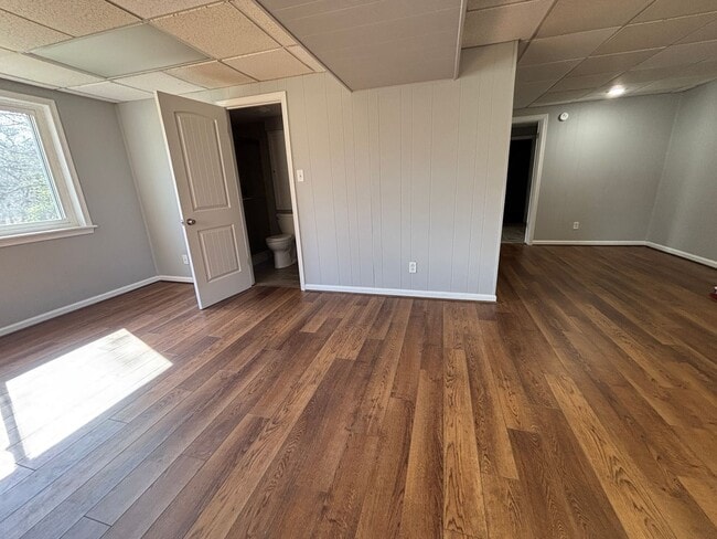 Building Photo - 449 Missimer Ln