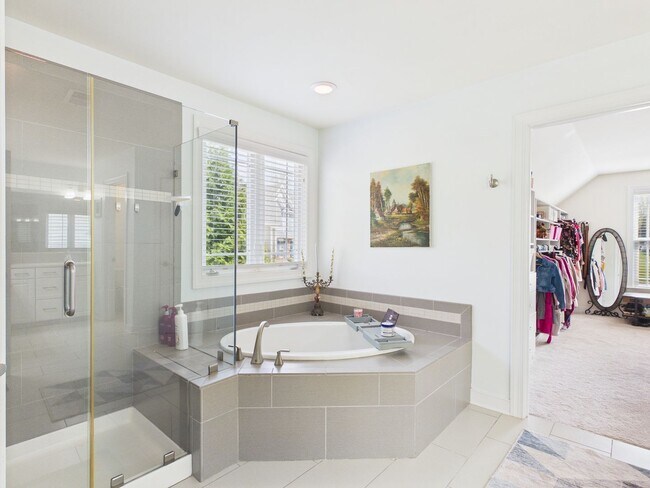 Building Photo - 12106 Golden Aster Terrace