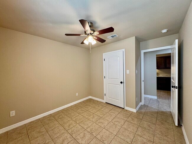 Building Photo - 203 Kennedy Dr