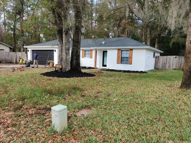 Building Photo - 10385 Birchfield Dr