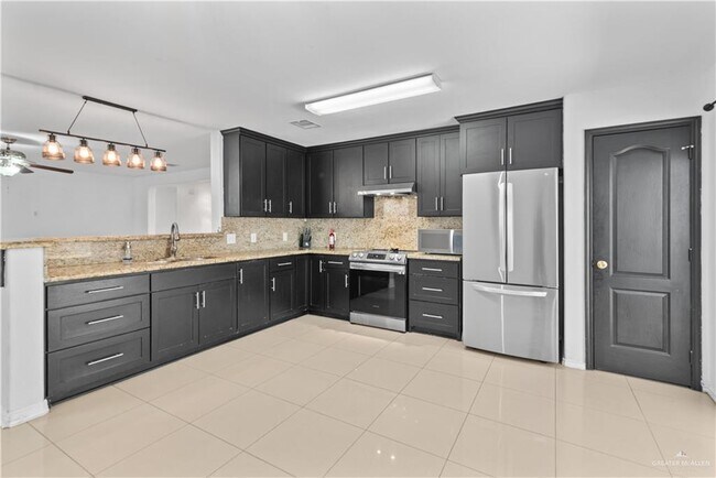 Building Photo - 23 Violet Ave