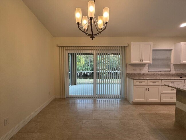 Building Photo - 2750 Carolina St