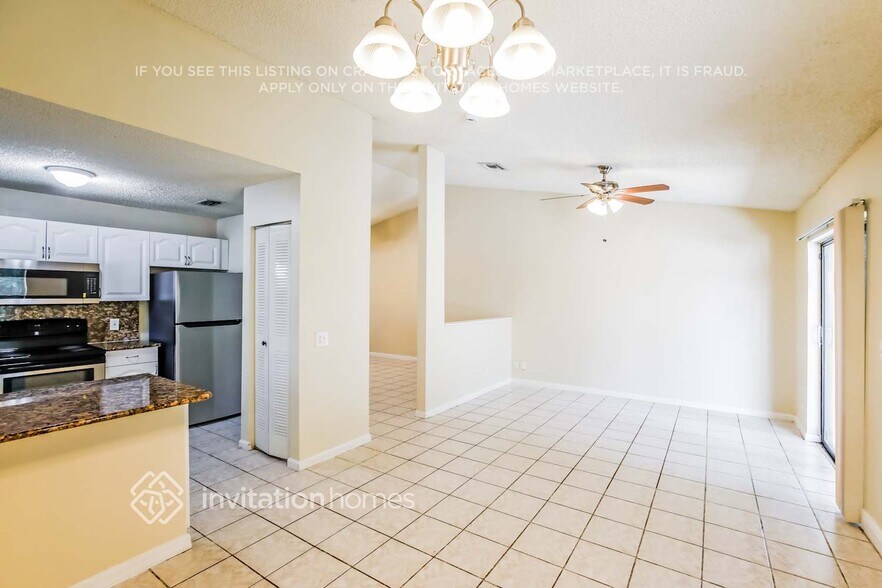 Building Photo - 4900 NW 92nd Ave