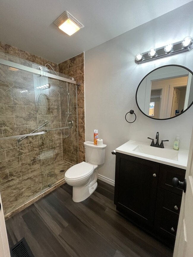 Building Photo - Charming, Modern One Story Home! Pet Frien...