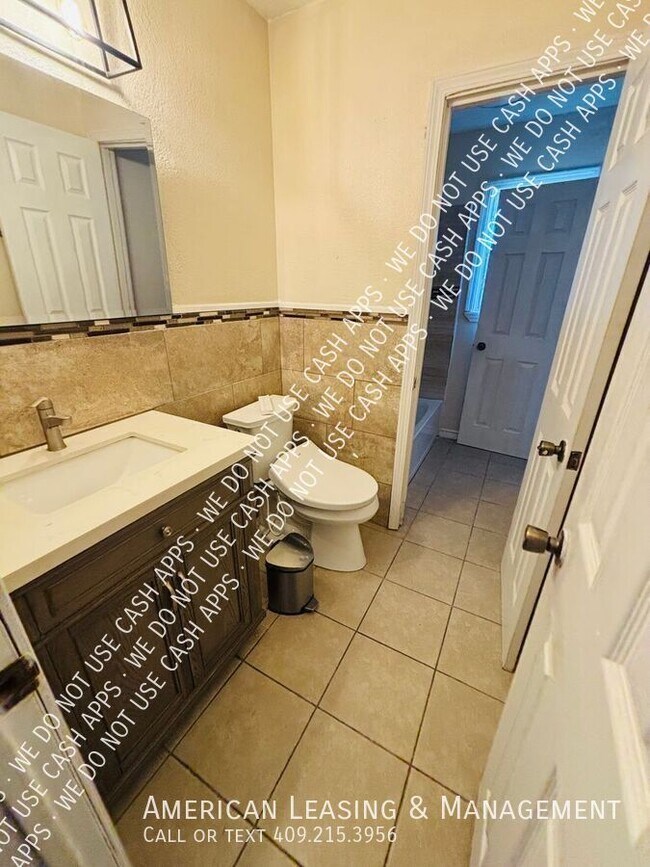 Building Photo - 1385 Howell St