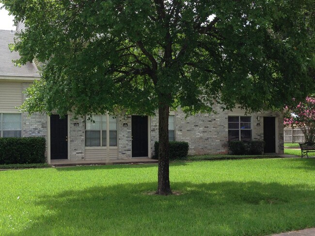 Building Photo - A FOURPLEX ON THE SHUTTLE ROUTE WITH PRIVACY FENCED YARD!!!