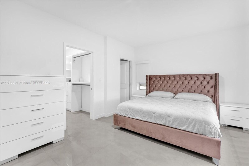 Building Photo - 1337 NW 3rd St