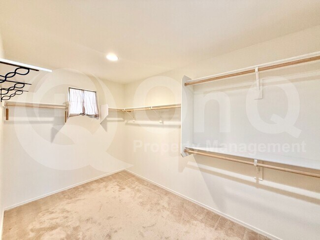 Building Photo - 218 N 109th Dr