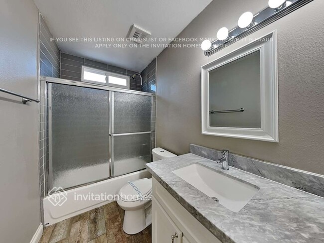 Building Photo - 1335 E Hermosa Dr