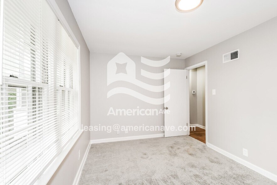 Building Photo - 9718 Durham Dr