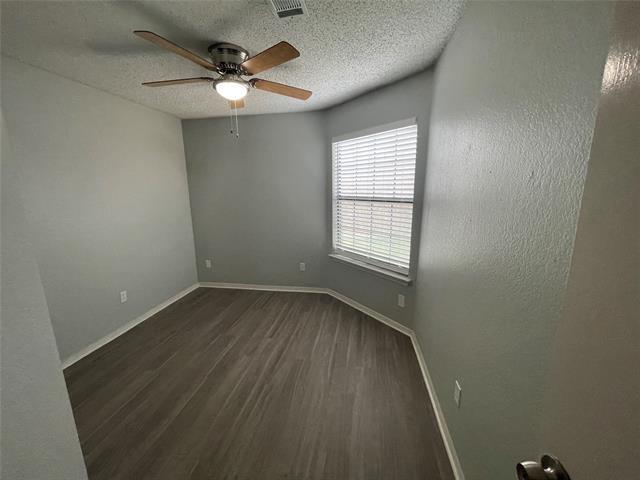 Building Photo - 923 Azalia Dr