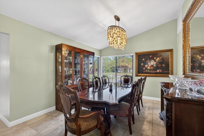 Building Photo - 168 Thornton Dr