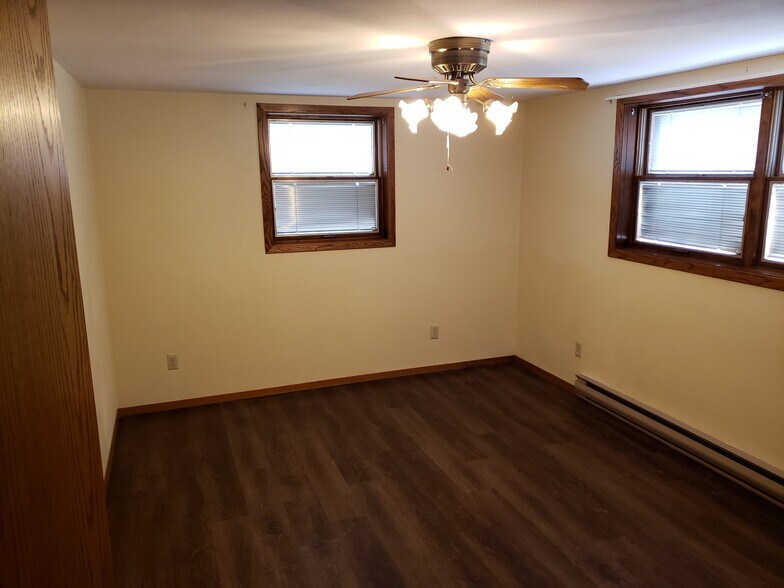 Bedroom 1 - 14' x 10'6" - 814 W Main St