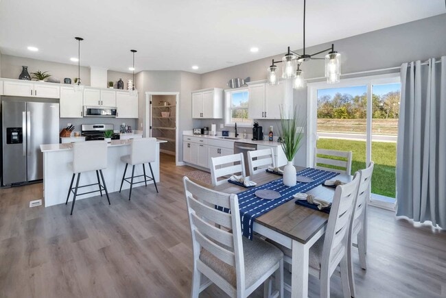 Building Photo - 6 Lilac Ln