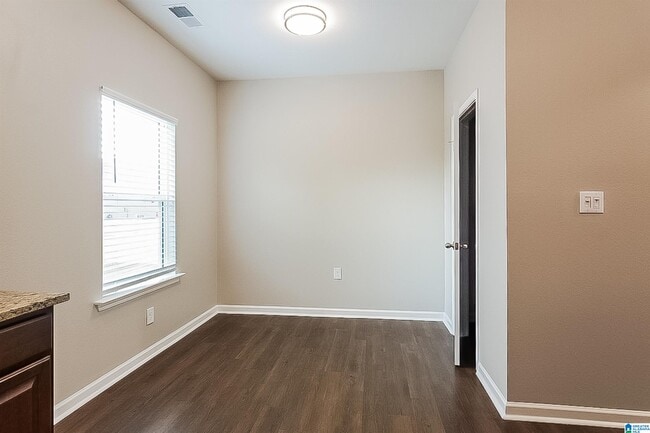 Building Photo - 1076 Pilgrim Ln