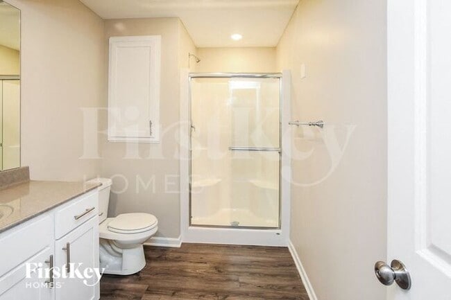 Building Photo - 5015 N Belmont Ave