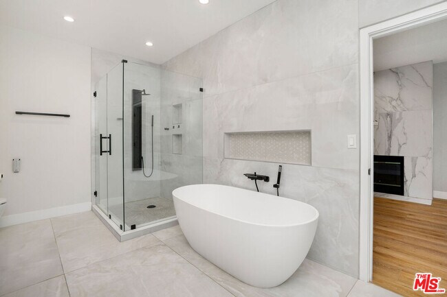 Building Photo - 5923 Etiwanda Ave