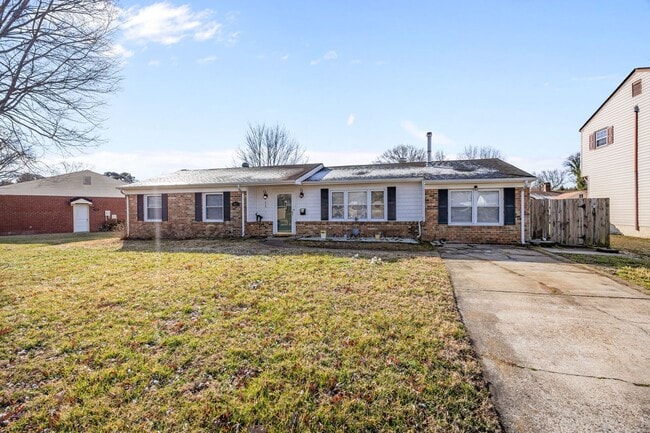Building Photo - Charming Ranch Home Near Mt. Trashmore & Naval Bases