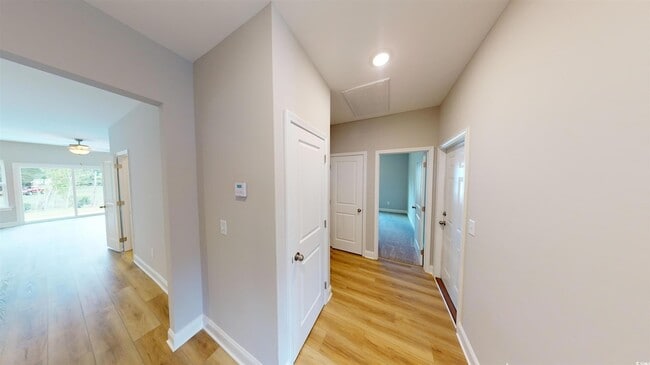 Building Photo - 1016 Moen Lp