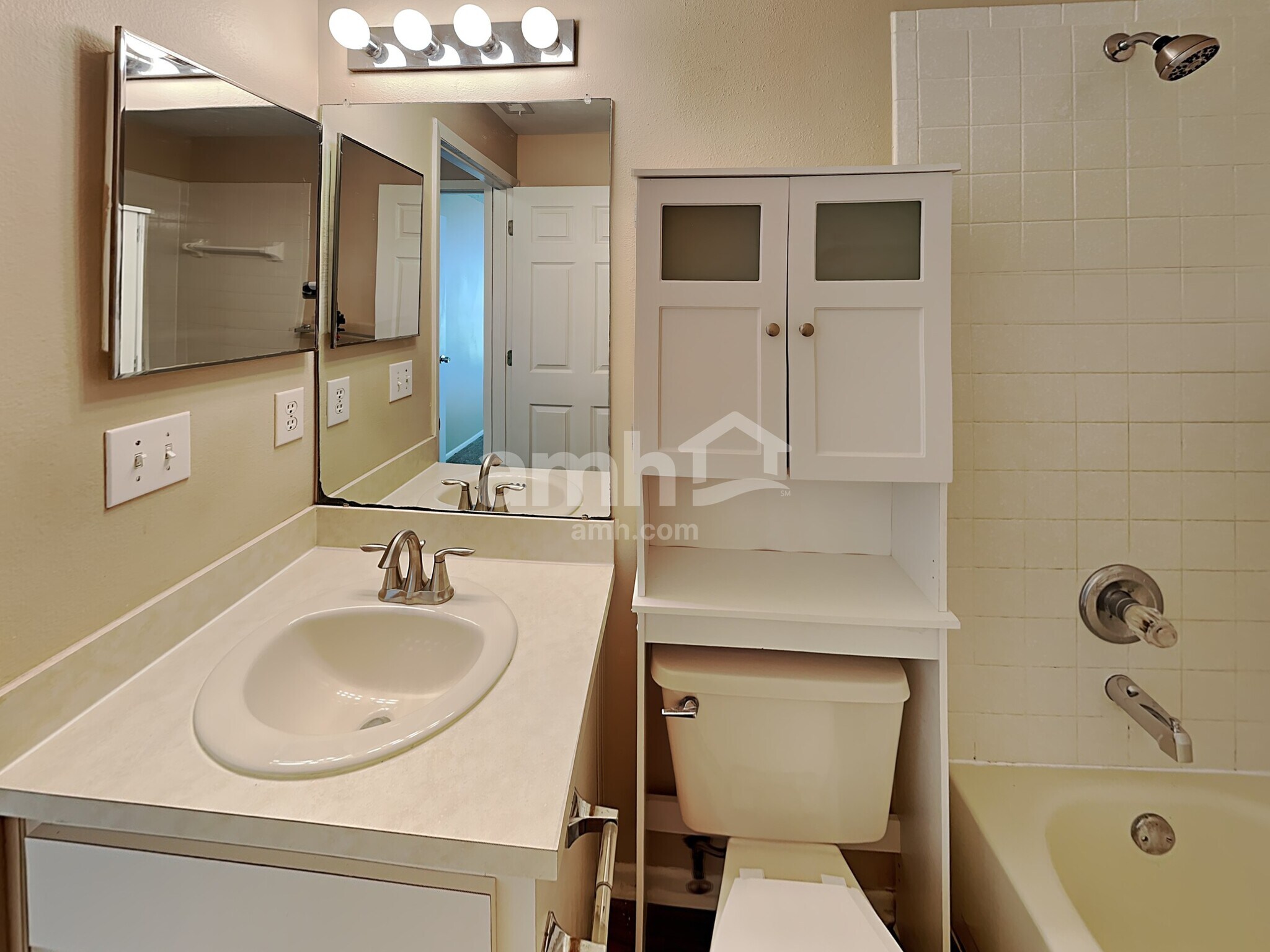 Building Photo - 11320 Clayridge Dr